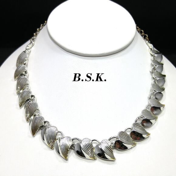 Vintage 1950s Signed Heart Leaves Choker Necklace, Rhodium Plated - Picture 1 of 10